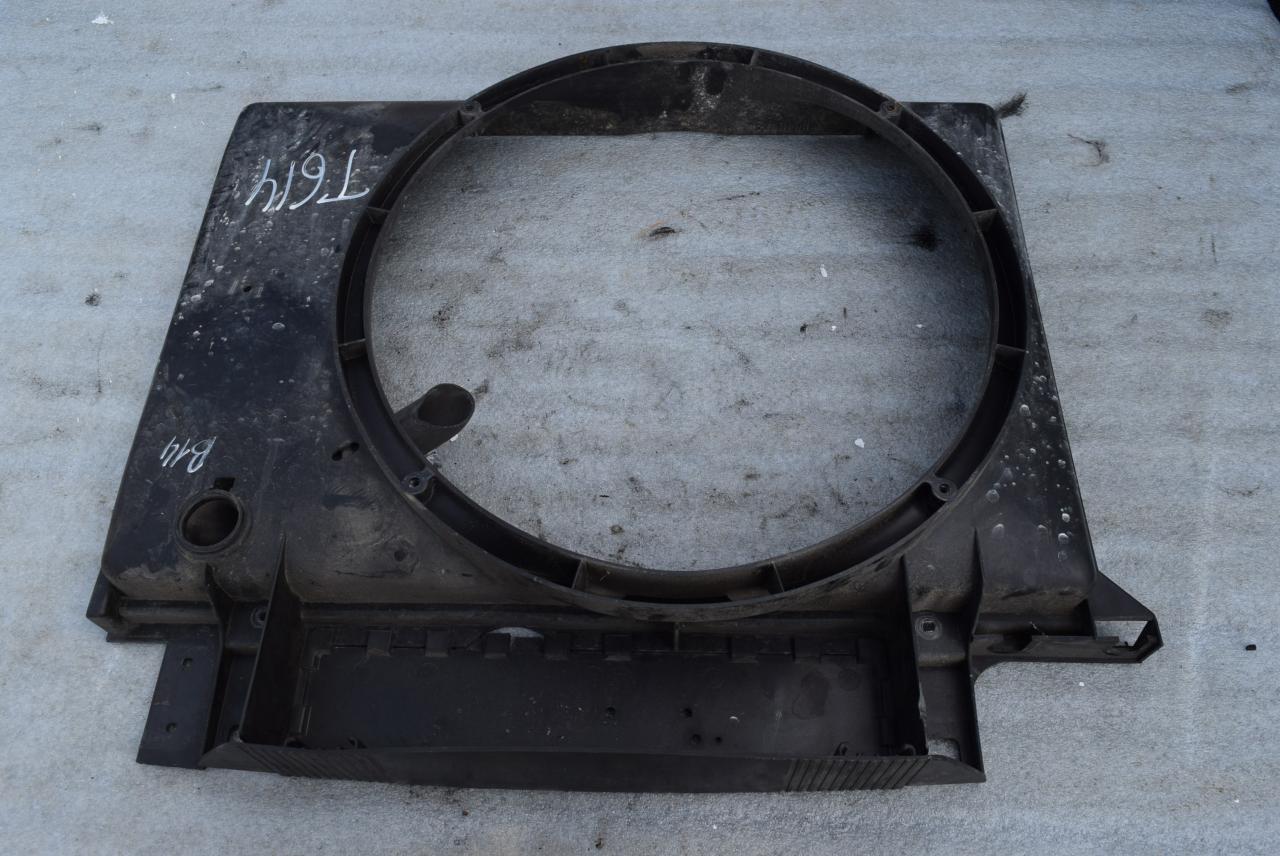 диффузор вентилятора Volvo 850 1 поколение 1992, 2.5 л., i, бензин, МКПП, седан, передний привод - фото №1