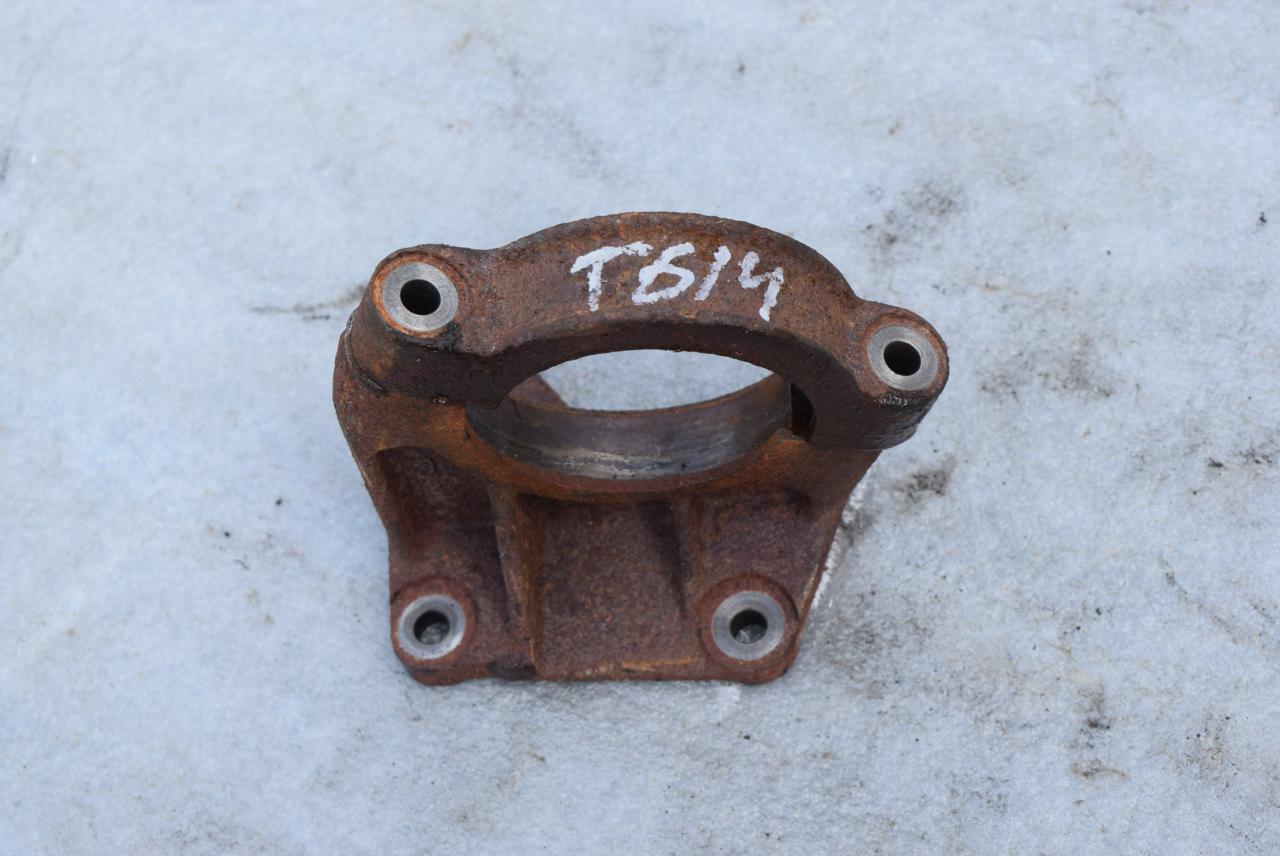 кронштейн полуоси Volvo 850 1 поколение 1992, 2.5 л., i, бензин, МКПП, седан, передний привод, 1335433 - фото №1