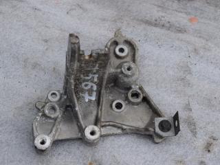 кронштейн двигателя Volvo V50 1 поколение 2005, 2.0 л., D 4204 T, дизель, МКПП, универсал, передний привод, 9648584680