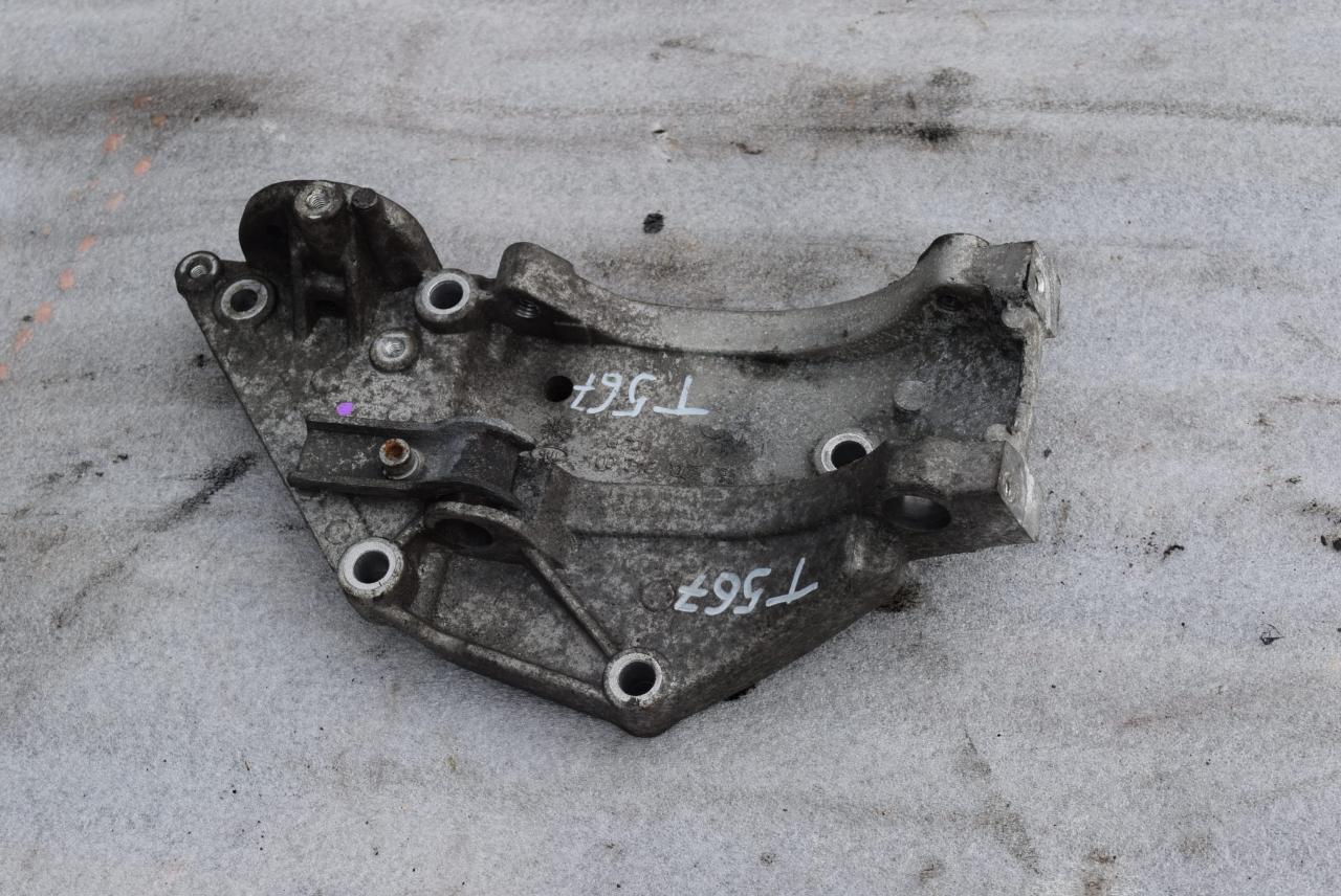 кронштейн генератора Volvo V50 1 поколение 2005, 2.0 л., D 4204 T, дизель, МКПП, универсал, передний привод, 9650034280 - фото №1