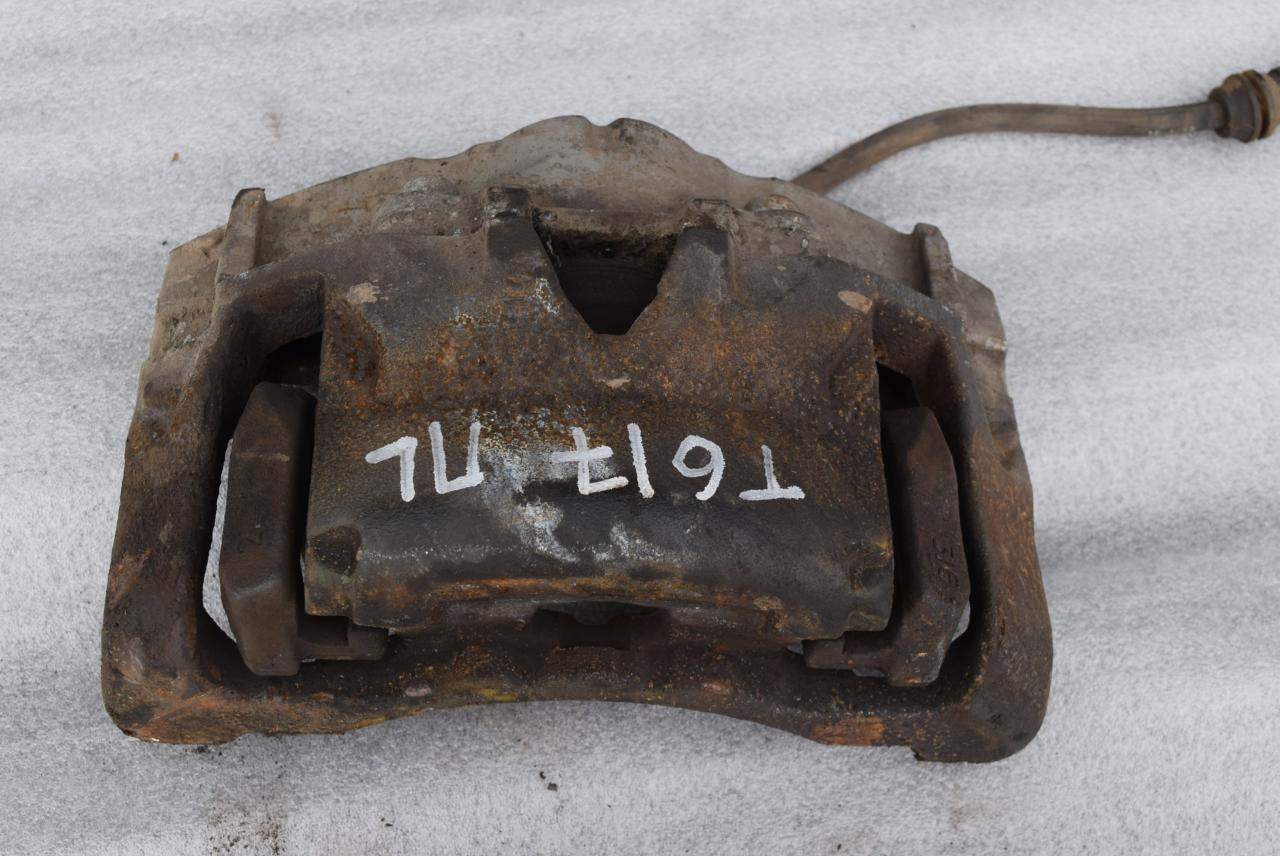 суппорт передний левый Volvo XC70 3 поколение 2010, 2.4 л., D5, D 5244 T10, дизель, АКПП, универсал, полный привод - фото №1