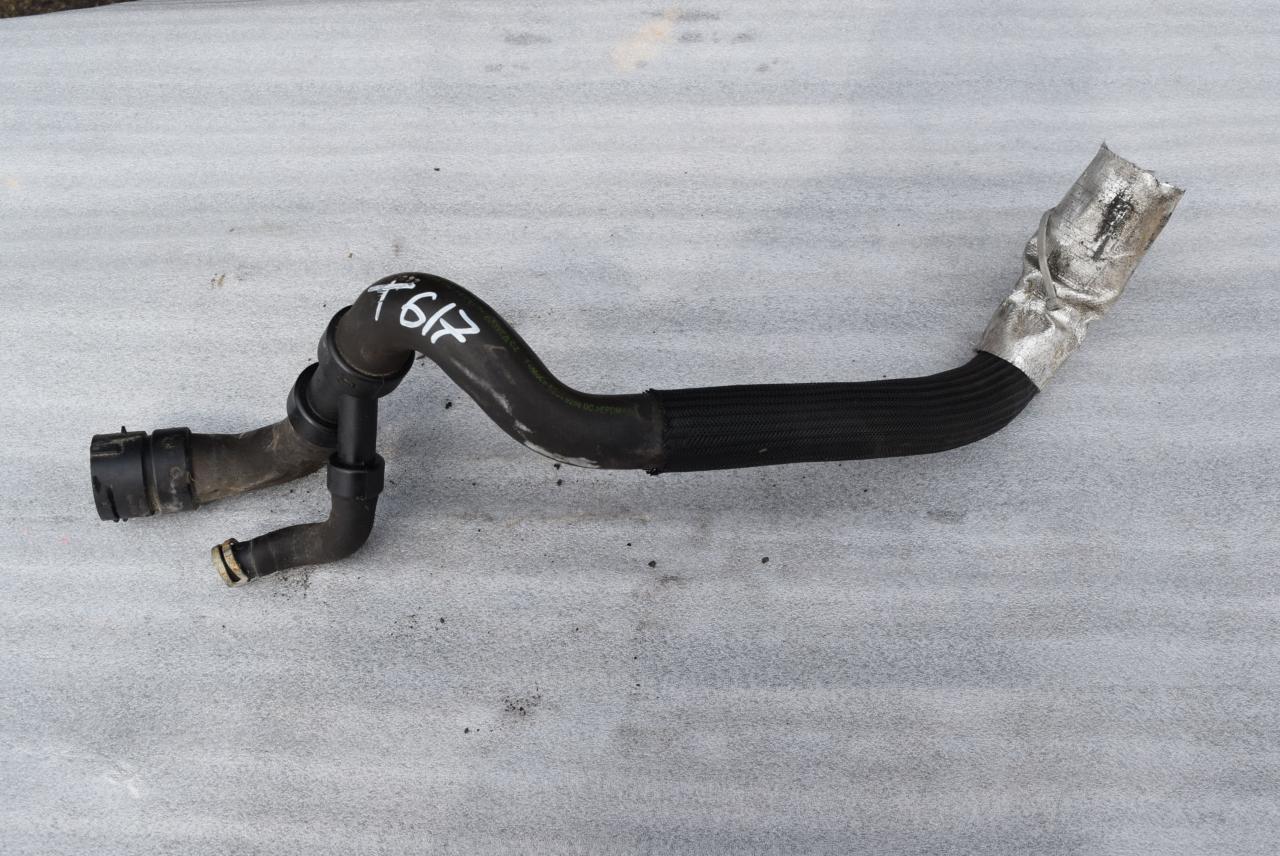 патрубок радиатора Volvo XC70 3 поколение 2010, 2.4 л., D5, D 5244 T10, дизель, АКПП, универсал, полный привод, 8G918286DC - фото №1