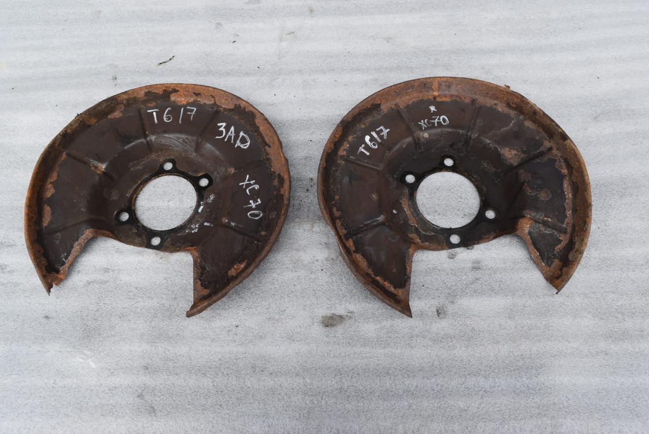 защитный кожух тормозного механизма Volvo XC70 3 поколение 2010, 2.4 л., D5, D 5244 T10, дизель, АКПП, универсал, полный привод - фото №1