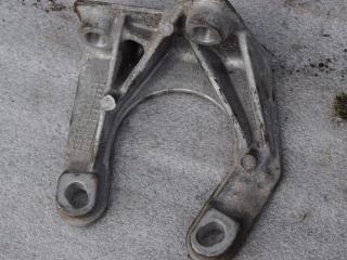 кронштейн раздаточной коробки Volvo XC70 3 поколение 2010, 2.4 л., D5, D 5244 T10, дизель, АКПП, универсал, полный привод, 30713236