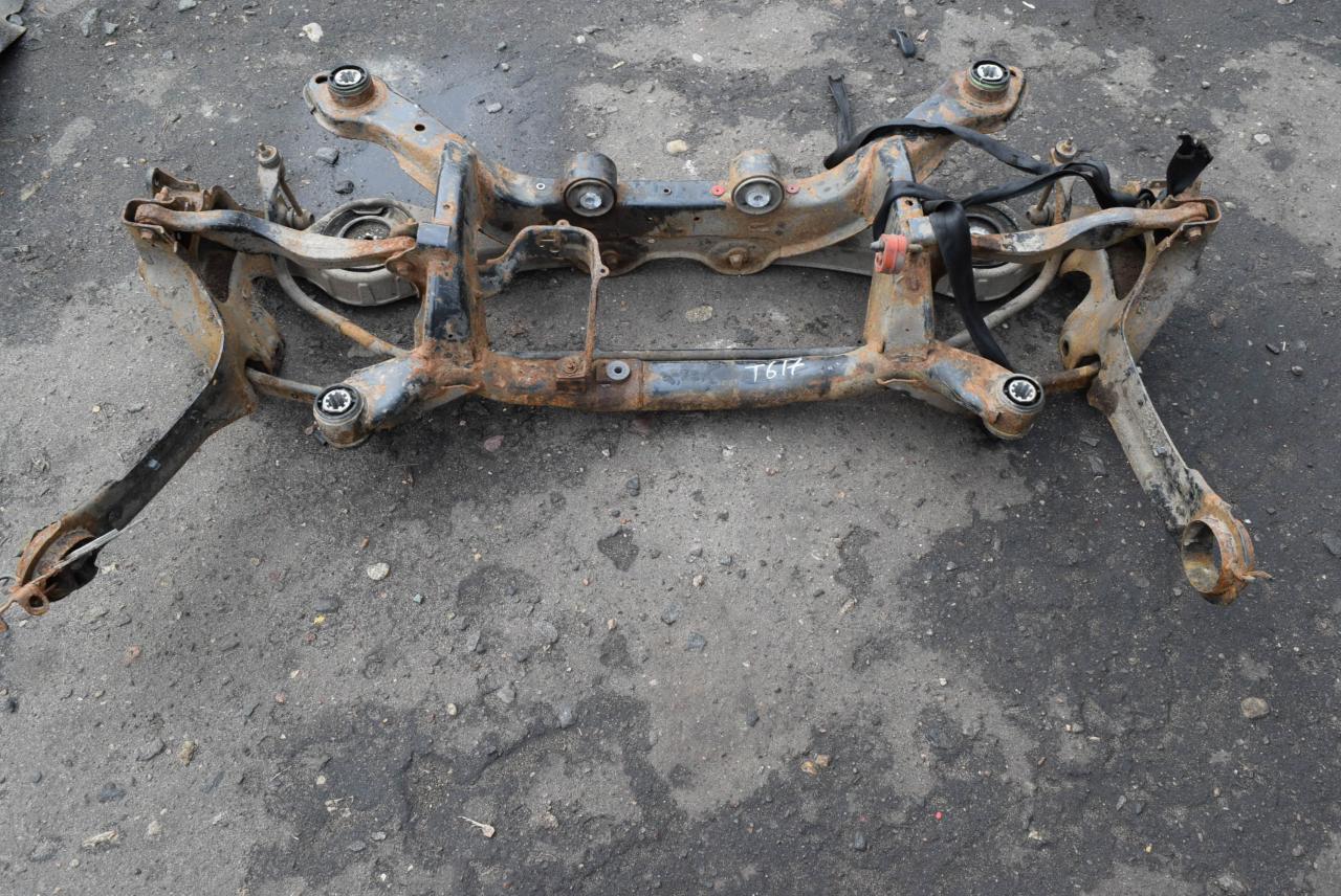 балка подвески задняя Volvo XC70 3 поколение 2010, 2.4 л., D5, D 5244 T10, дизель, АКПП, универсал, полный привод - фото №1