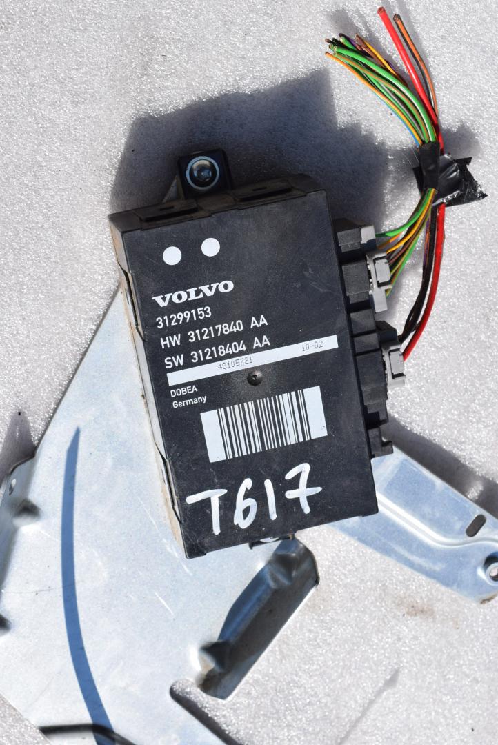 блок управления крышкой багажника Volvo XC70 3 поколение 2010, 2.4 л., D5, D 5244 T10, дизель, АКПП, универсал, полный привод, 31217840AA, 31299153 - фото №1