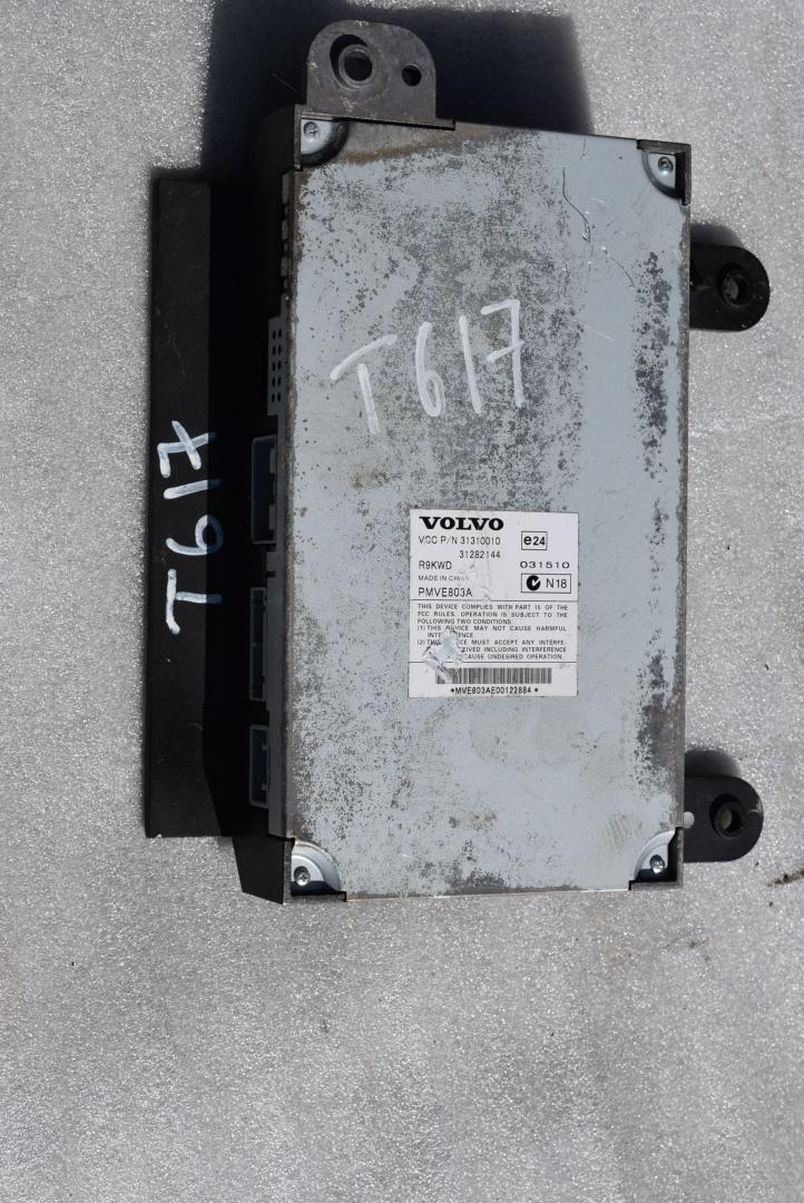 усилитель музыкальный Volvo XC70 3 поколение 2010, 2.4 л., D5, D 5244 T10, дизель, АКПП, универсал, полный привод, 31310010 - фото №1