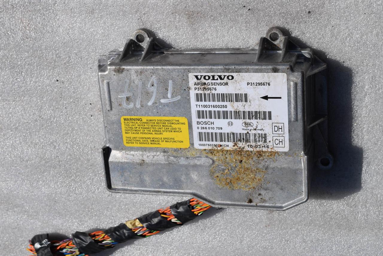 блок AirBag Volvo XC70 3 поколение 2010, 2.4 л., D5, D 5244 T10, дизель, АКПП, универсал, полный привод, 31295676, P31295676, 0285010709 - фото №1