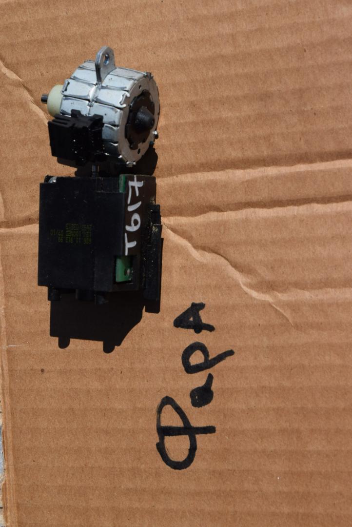 корректор фар Volvo XC70 3 поколение 2010, 2.4 л., D5, D 5244 T10, дизель, АКПП, универсал, полный привод, 6261191399 - фото №1