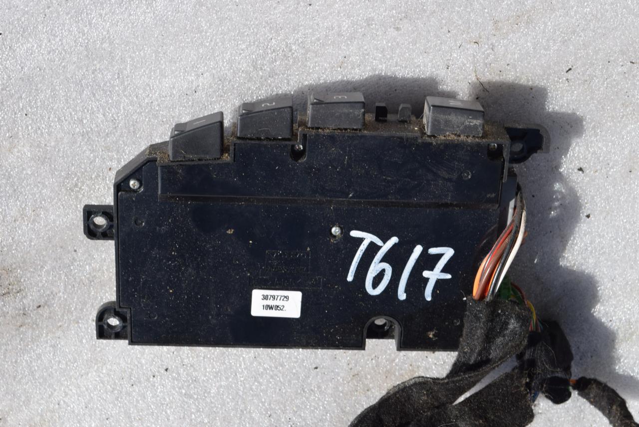 блок управления сиденьем Volvo XC70 3 поколение 2010, 2.4 л., D5, D 5244 T10, дизель, АКПП, универсал, полный привод, 30797729 - фото №1