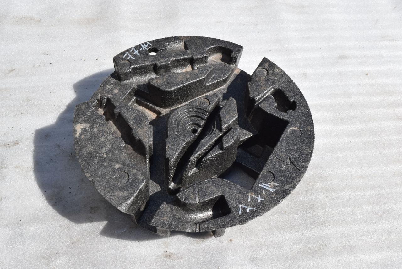 ящик под инструменты Volvo XC70 3 поколение 2010, 2.4 л., D5, D 5244 T10, дизель, АКПП, универсал, полный привод, 31362446 - фото №1