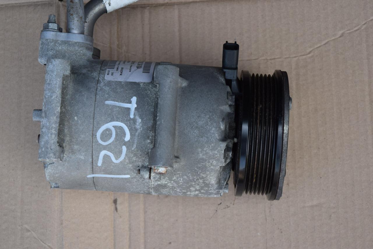 компрессор кондиционера Volvo S60 2 поколение 2011, 1.6 л., B 4164 T3, бензин, АКПП, седан, 31332616 - фото №1