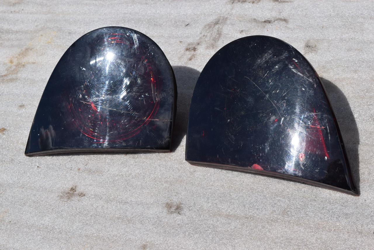 фонарь крышки багажника левый Volkswagen Golf 5 поколение 2005, 1.4 л., бензин, МКПП, хетчбэк 5 дв., 1K6945093E - фото №1