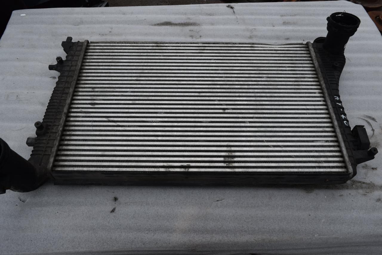 интеркулер Volkswagen Caddy 3 поколение 2006, 1.9 л., дизель, МКПП, 1K0145803H - фото №1