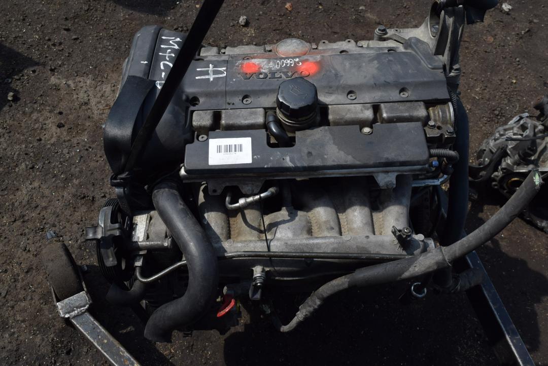 катушка зажигания Volvo XC70 2 поколение 2004, 2.4 л., бензин, АКПП, 8677837 - фото №1