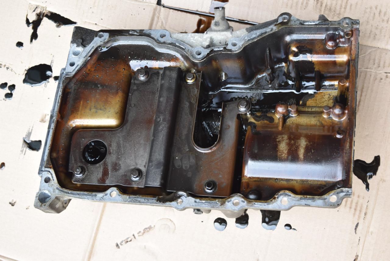 масляный поддон Volvo S40 2 поколение 2005, 1.8 л., i, B 4184 S11, бензин, МКПП, седан, 4M5G6675FG - фото №1