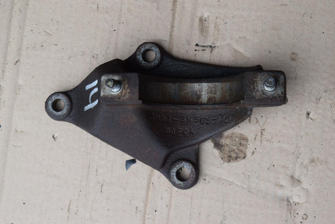 кронштейн полуоси Volvo S40 2 поколение 2005, 1.8 л., i, B 4184 S11, бензин, МКПП, седан - фото №1