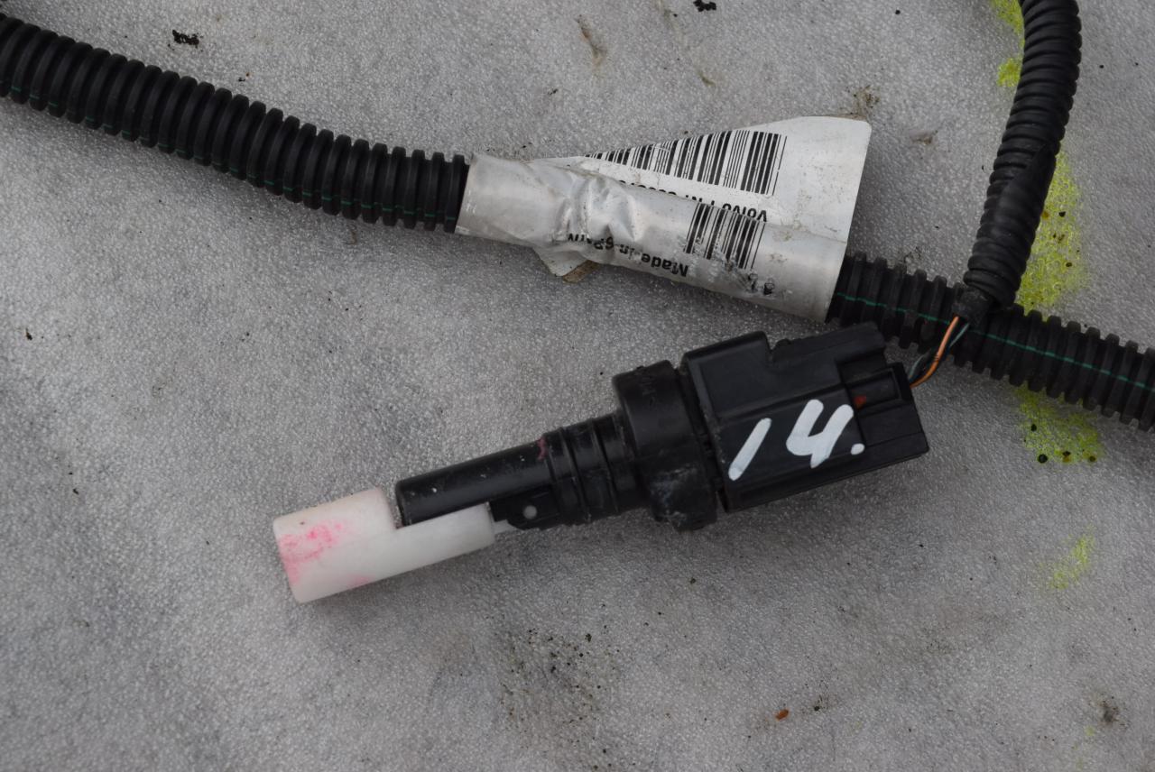 датчик уровня омывающей жидкости Volvo S40 2 поколение 2005, 1.8 л., i, B 4184 S11, бензин, МКПП, седан - фото №1