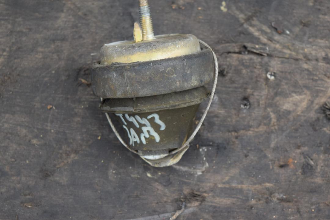 подушка крепления двигателя Volvo S60 1 поколение 2003, 2.4 л., B 5244 S2, бензин, МКПП, седан, 94855551 - фото №1