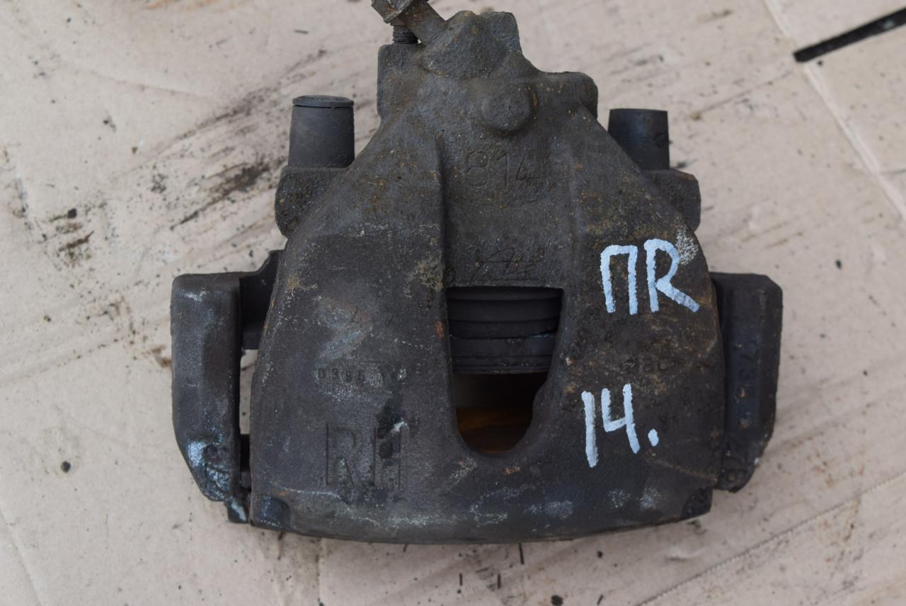 суппорт передний правый Volvo S40 2 поколение 2005, 1.8 л., i, B 4184 S11, бензин, МКПП, седан - фото №1