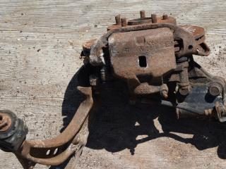 суппорт передний левый Toyota Previa XR10/XR20 1999