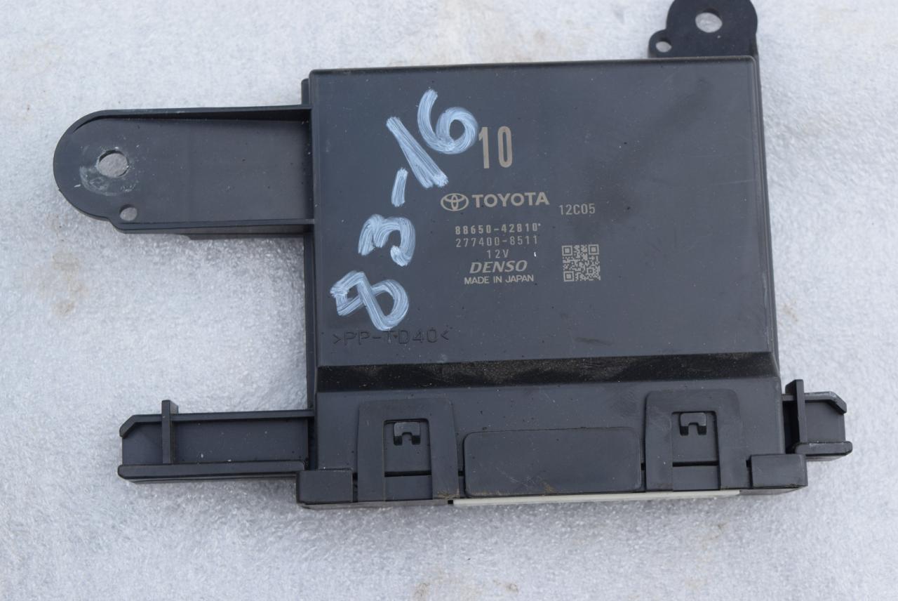 блок управления печки / климат-контроля Toyota RAV4 5 поколение (XA50) 2020, 2.5 л., гибрид, АКПП, 8865042810, 2774008511 - фото №1