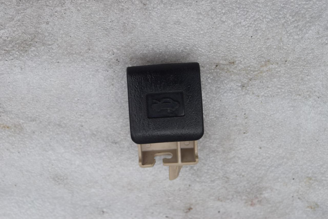 ручка открывания капота Toyota RAV4 5 поколение (XA50) 2020, 2.5 л., гибрид, АКПП - фото №1