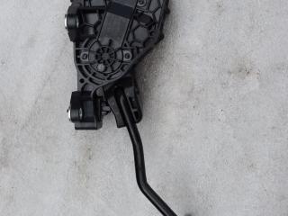 педаль Toyota RAV4 5 поколение (XA50) 2020, 2.5 л., гибрид, АКПП, 7811042070