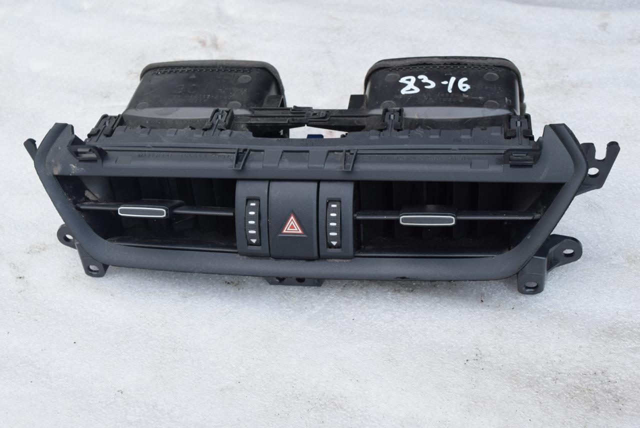 дефлектор обдува салона Toyota RAV4 5 поколение (XA50) 2020, 2.5 л., гибрид, АКПП, 4556532191, 4556532190, 5567042190 - фото №1