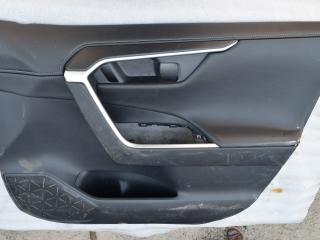 обшивка двери передняя правая Toyota RAV4 5 поколение (XA50) 2020, 2.5 л., гибрид, АКПП, 67777X1B16