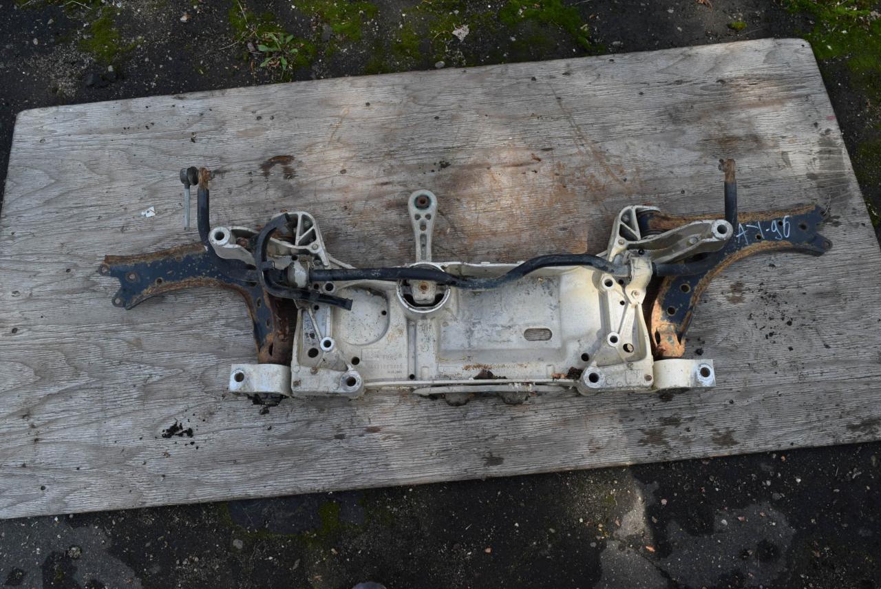 балка подвески передняя (подрамник) Skoda Octavia 2 поколение (A5) 2004, 1.9 л., дизель, МКПП, хетчбэк 5 дв., 1K0199369G - фото №1