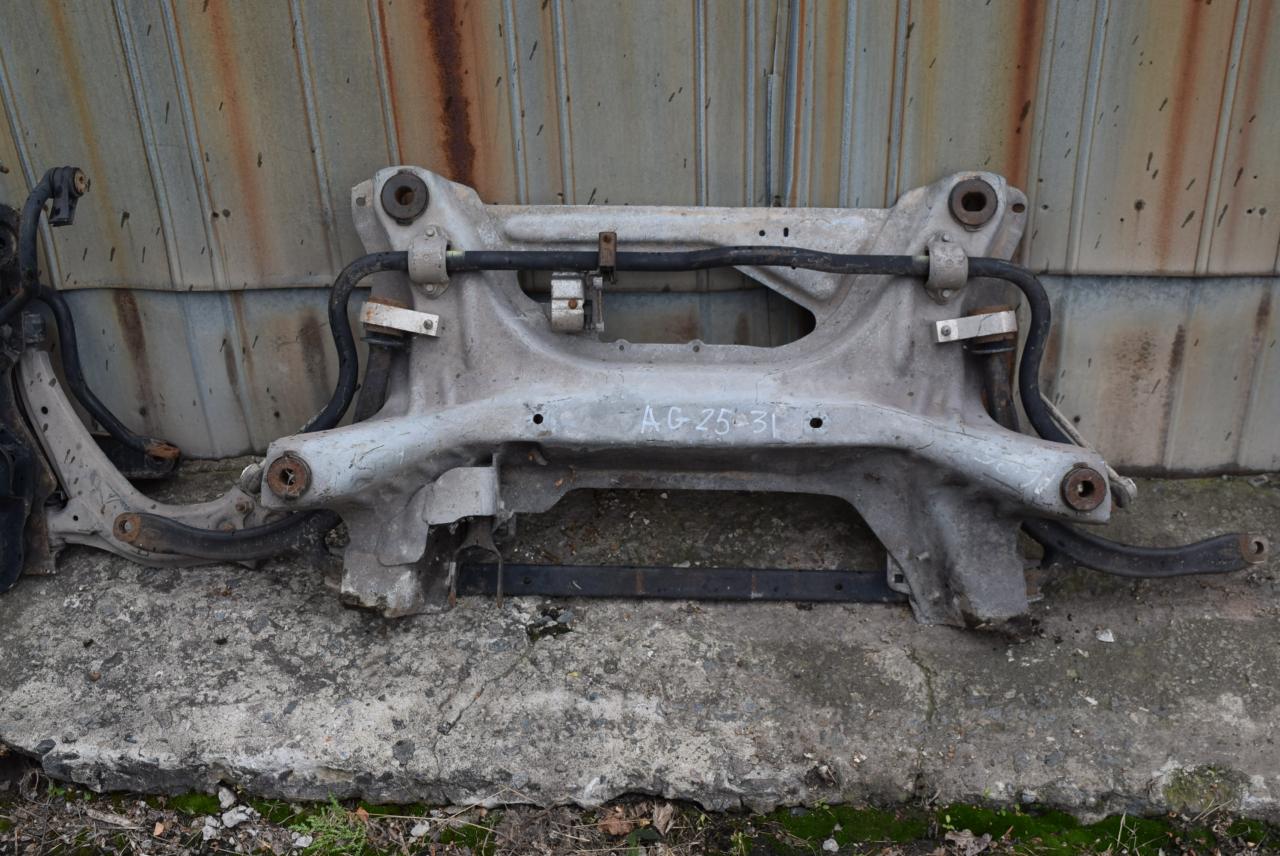 балка подвески передняя (подрамник) Citroen C5 1 поколение 2004, 2.0 л., дизель, МКПП - фото №1