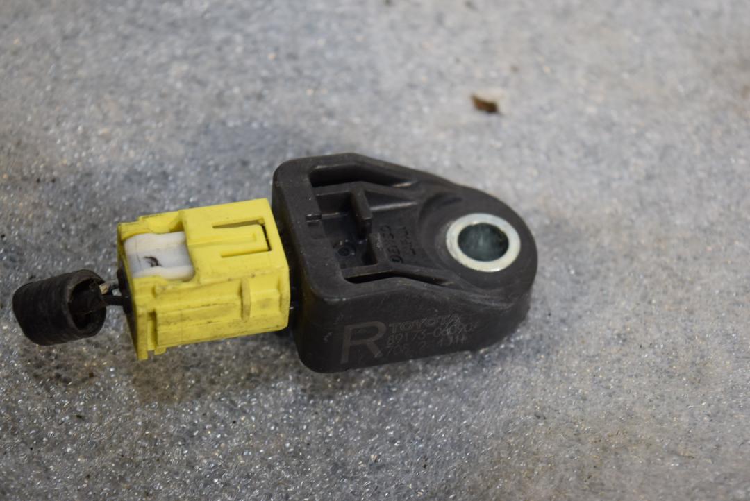 датчик удара Toyota Camry XV40 2007, 3.5 л., 2GR-FE, бензин, АКПП, серый, передний привод, 8917306090 - фото №1