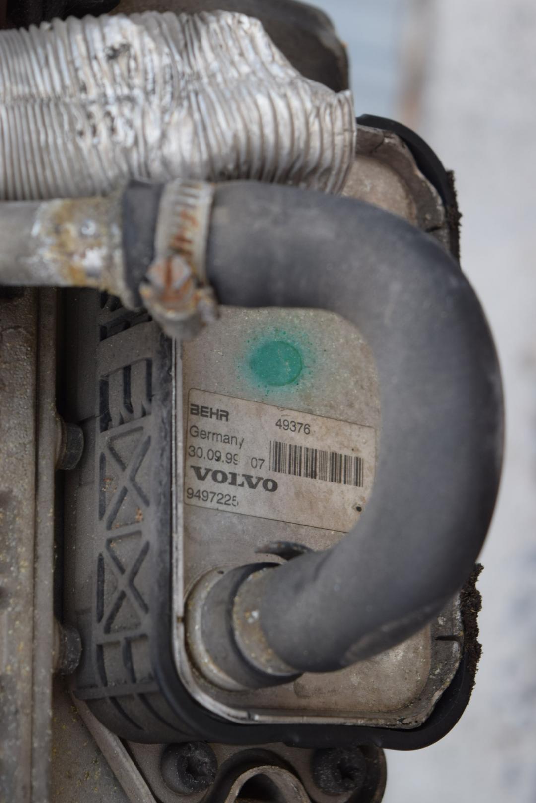 радиатор масляный Volvo S80 1 поколение 2000, 2.9 л., B 6294 S, бензин, АКПП, передний привод, 9497225 - фото №1