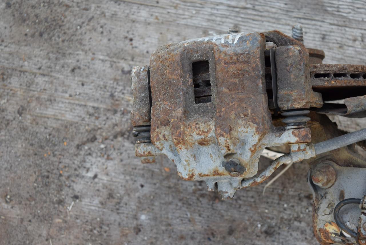 суппорт передний правый Hyundai Accent 3 поколение (MC) 2007, 1.5 л., дизель - фото №1