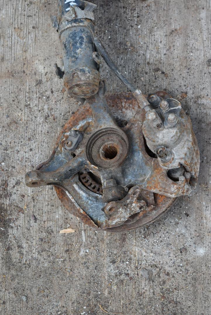 ступица передняя левая Volkswagen Polo 3 поколение 1999, 1.4 л., бензин - фото №1