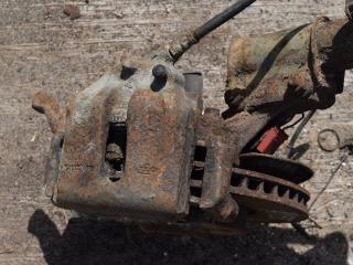 суппорт передний левый Volvo 850 1 поколение [рестайлинг] 1995, 2.5 л., бензин, универсал