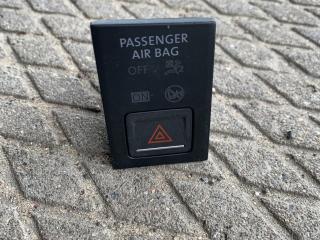 кнопка аварийной сигнализации Volkswagen Golf 7 поколение 2016, 2.0 л., CRLB, дизель, хетчбэк 5 дв., 5G1919225