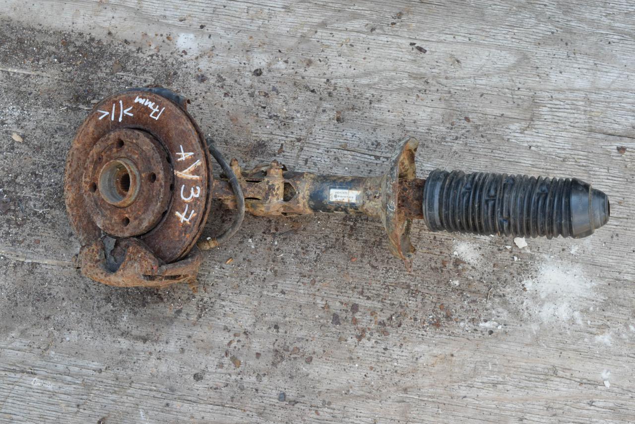 амортизатор передний Volkswagen Polo 3 поколение 1995, 1.0 л., бензин, 6N0413031J - фото №1