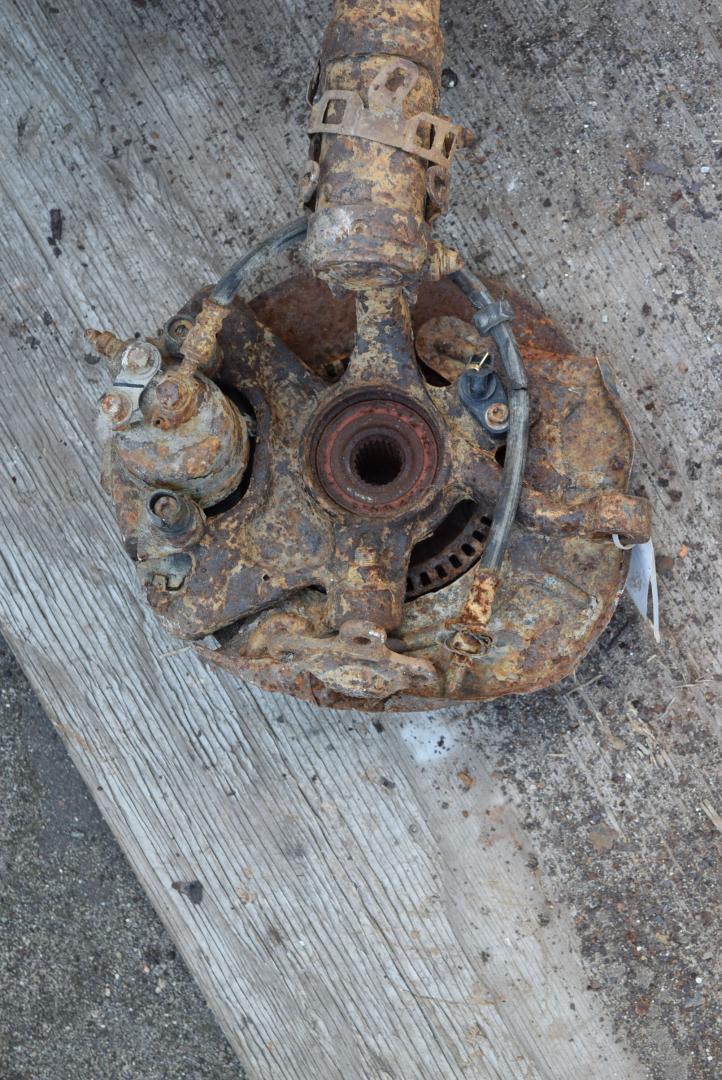 ступица передняя правая Volkswagen Polo 3 поколение 1995, 1.0 л., бензин - фото №1