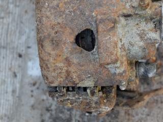 суппорт передний правый Volkswagen Polo 3 поколение 1995, 1.0 л., бензин