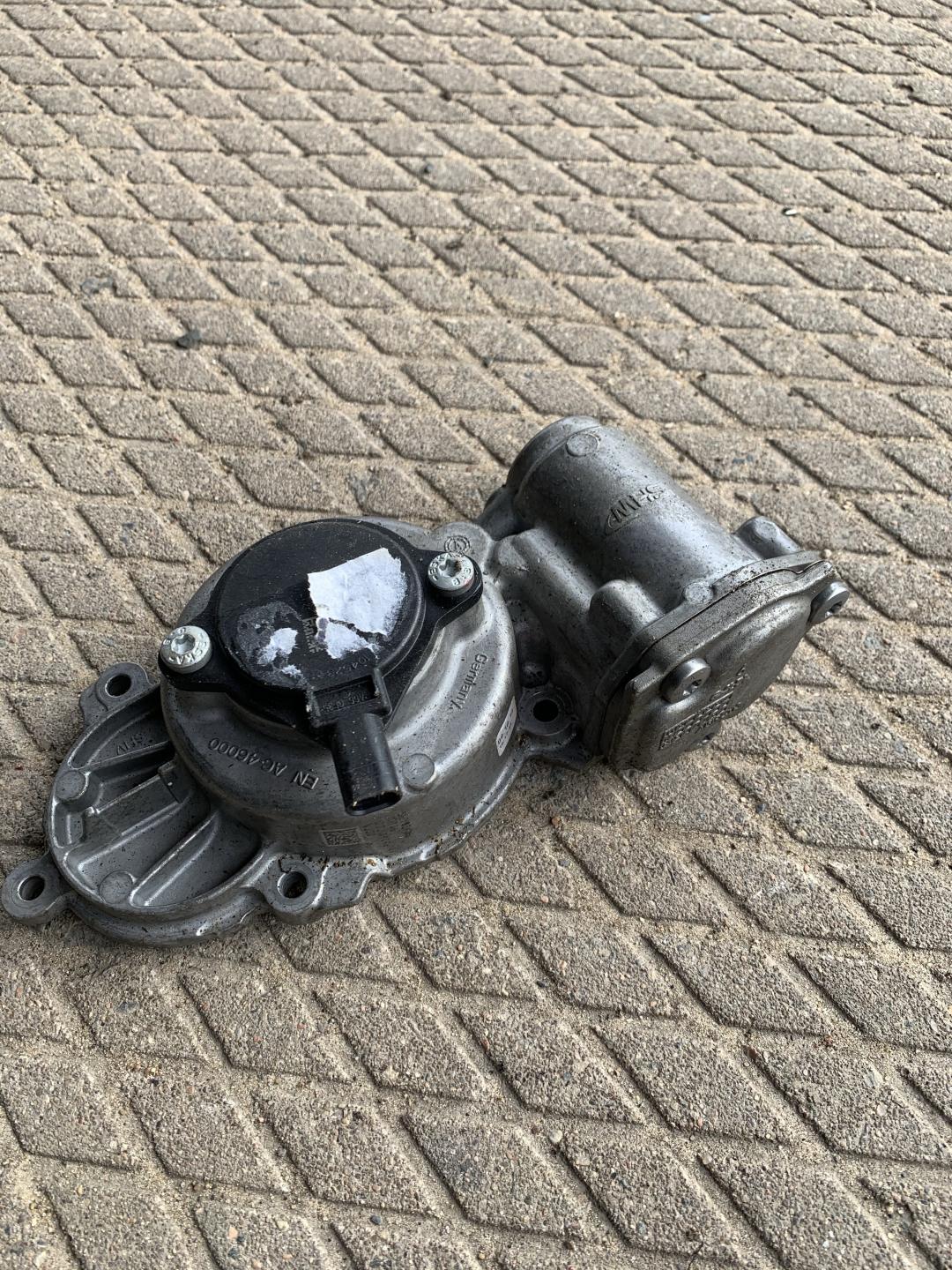 электромагнитный клапан Volkswagen Passat B8 2015, 2.0 л., DBGA, дизель, седан, 04L906423, 03L109096 - фото №1