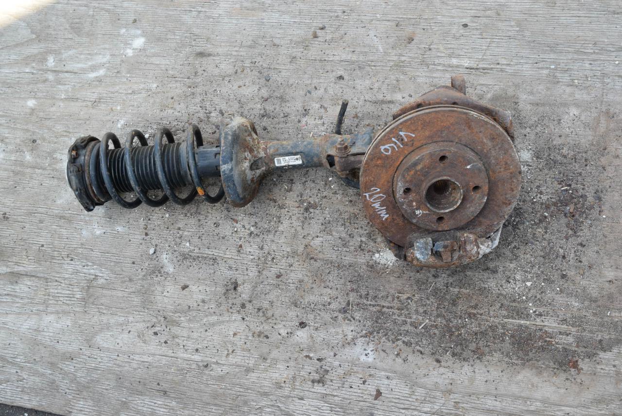 амортизатор передний Volkswagen Polo 3 поколение 1998, 1.4 л., бензин, 6K0413031E - фото №1