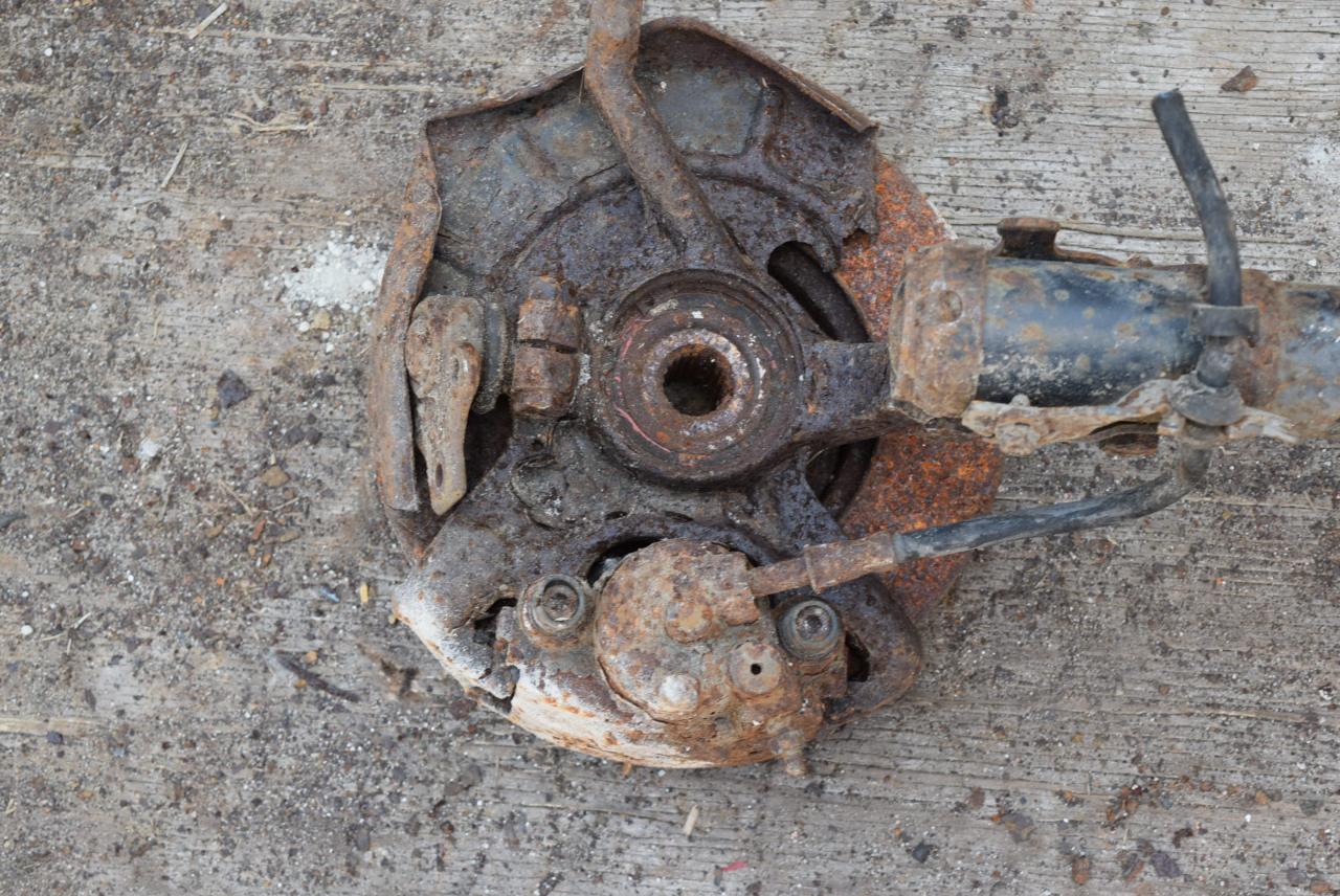 ступица передняя левая Volkswagen Polo 3 поколение 1998, 1.4 л., бензин - фото №1