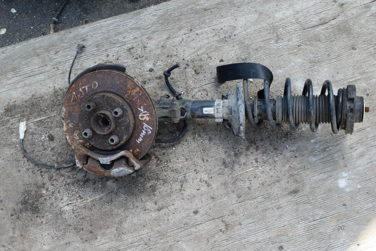 амортизатор передний Volkswagen Caddy 2 поколение 2000, 1.9 л., дизель, 6K0413031G - фото №1