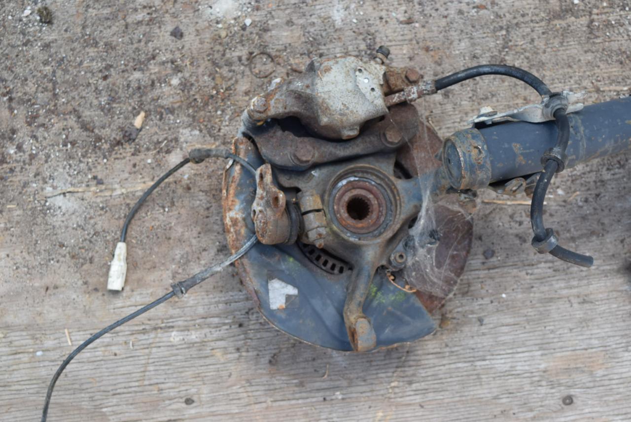 ступица передняя правая Volkswagen Caddy 2 поколение 2000, 1.9 л., дизель - фото №1