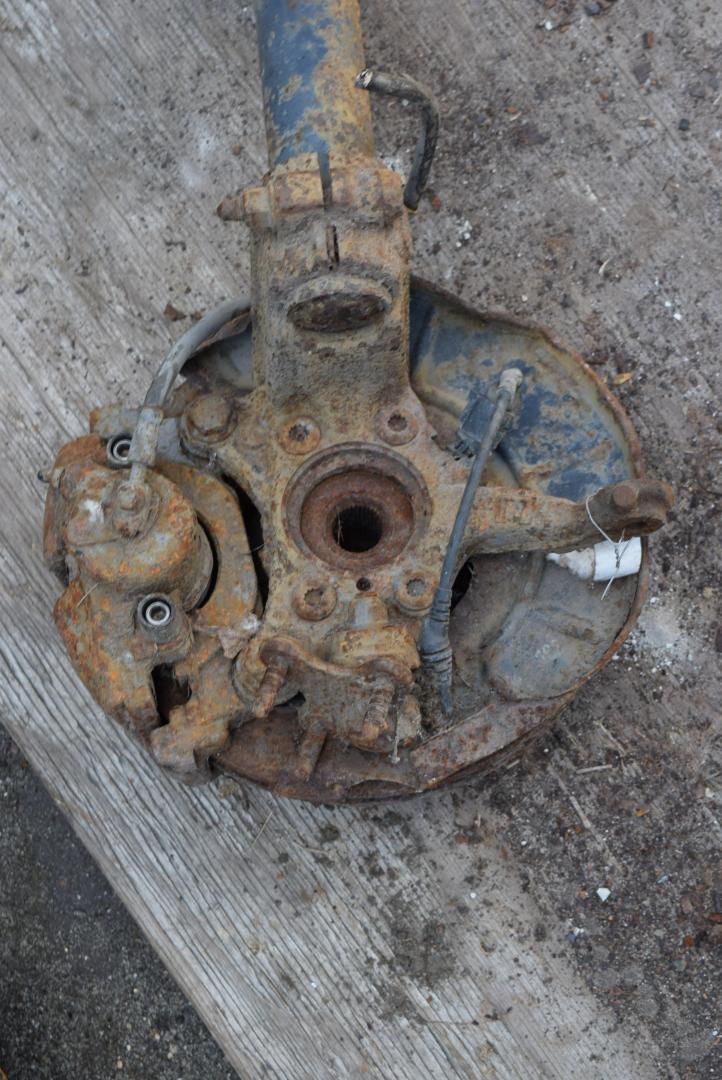 ступица передняя правая Skoda Octavia 2 поколение (A5) 2004, 1.9 л., дизель, МКПП, хетчбэк 5 дв. - фото №1