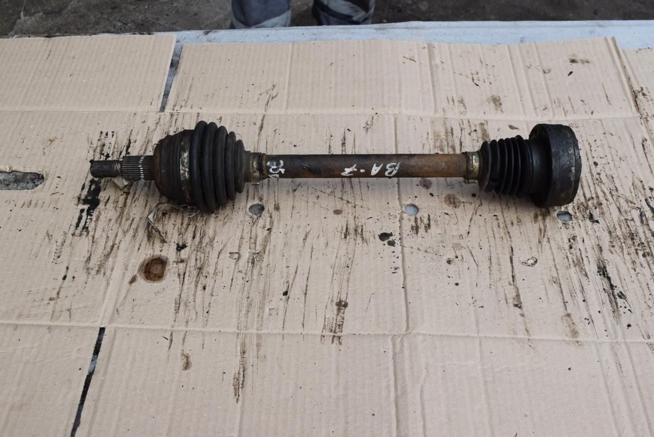 полуось передняя левая (приводной вал, ШРУС) Volkswagen Golf 4 поколение 1999, 1.6 л., бензин, хетчбэк 5 дв. - фото №1