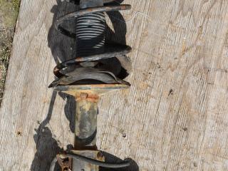 амортизатор передний Toyota Camry V40 [рестайлинг] 1997, 2.2 л., бензин