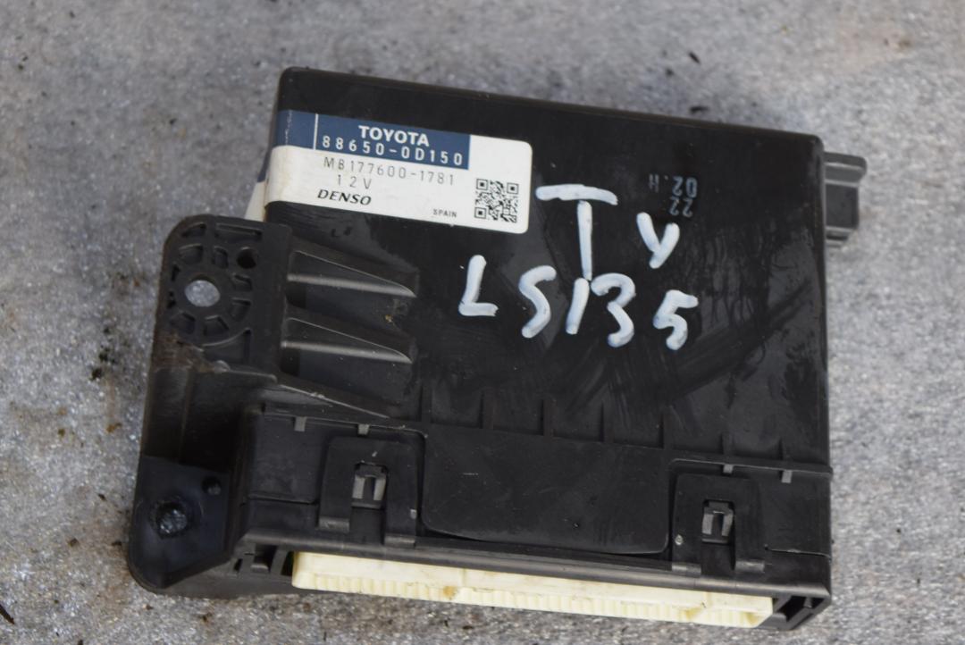 блок управления печки / климат-контроля Toyota Yaris XP9 2007, 1.4 л., 1ND-TV, дизель, МКПП, хетчбэк 5 дв., 886500D150 - фото №1